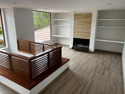Casa de 4 alcobas en venta en Bogotá, 430 m² · foto 2 de 17