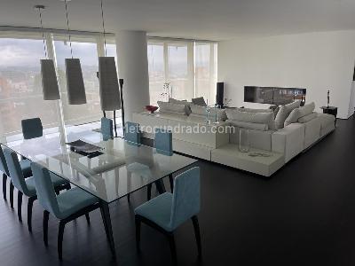 Apartamento de 3 alcobas en venta en Los Rosales, Bogotá, 363 m² · foto 2 de 18