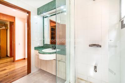 Apartamento de 3 alcobas en venta en Los Rosales, Bogotá, 170 m² · foto 12 de 18