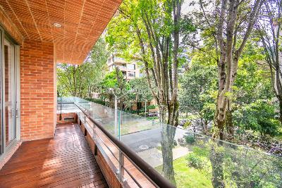 Apartamento de 3 alcobas en venta en Chico Reservado, Bogotá, 247 m² · foto 2 de 20