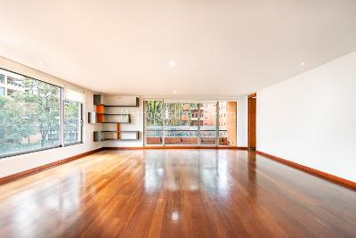 Apartamento de 3 alcobas en venta en Chico Reservado, Bogotá, 247 m² · foto 3 de 20