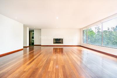 Apartamento de 3 alcobas en venta en Chico Reservado, Bogotá, 247 m² · foto 4 de 20