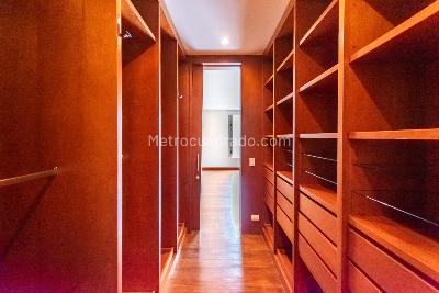 Apartamento de 3 alcobas en venta en Chico Reservado, Bogotá, 247 m² · foto 9 de 20