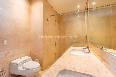 Apartamento de 3 alcobas en venta en Chico Reservado, Bogotá, 247 m² · foto 16 de 20