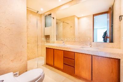 Apartamento de 3 alcobas en venta en Chico Reservado, Bogotá, 247 m² · foto 18 de 20
