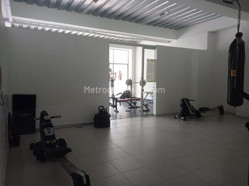 Piso – Ibagué, La Pola, Comuna 1 - Centro - Más