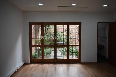 Casa de 5 alcobas en venta en La Soledad, Bogotá, 500 m² · foto 3 de 20