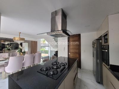 Casa de 4 alcobas en venta en Aparco, Ibagué, 295 m² · foto 9 de 20