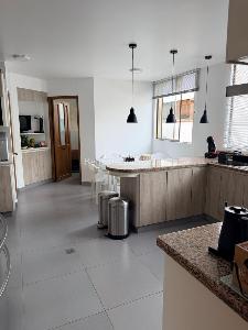 Apartamento de 3 alcobas en venta en Chico Reservado, Bogotá, 246 m² · foto 12 de 17