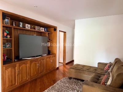 Apartamento de 3 alcobas en venta en Chico Reservado, Bogotá, 246 m² · foto 7 de 17