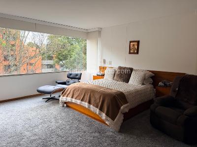 Apartamento de 3 alcobas en venta en Chico Reservado, Bogotá, 246 m² · foto 8 de 17