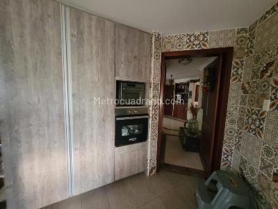 Apartamento de 3 alcobas en venta en Santa Helena, Ibagué, 152 m² · foto 13 de 20