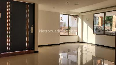 Casa de 4 alcobas en venta en Calambeo, Ibagué, 636 m² · foto 4 de 20