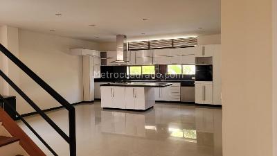 Casa de 4 alcobas en venta en Calambeo, Ibagué, 636 m² · foto 5 de 20