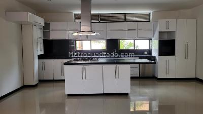 Casa de 4 alcobas en venta en Calambeo, Ibagué, 636 m² · foto 6 de 20