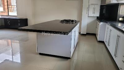 Casa de 4 alcobas en venta en Calambeo, Ibagué, 636 m² · foto 7 de 20