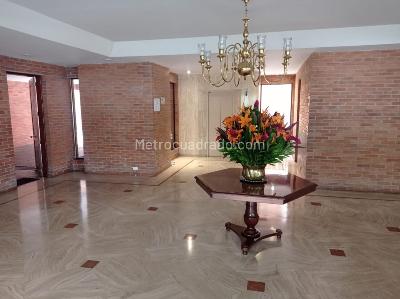 Apartamento de 4 alcobas en venta en La Cabrera, Bogotá, 375 m² · foto 12 de 18
