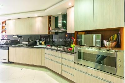 Apartamento de 3 alcobas en venta en Los Rosales, Bogotá, 216 m² · foto 5 de 11