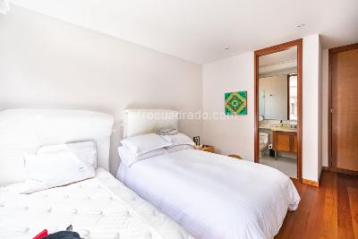 Apartamento de 3 alcobas en venta en Los Rosales, Bogotá, 216 m² · foto 6 de 11