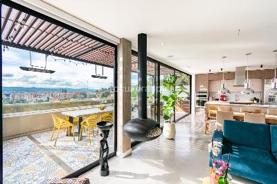 Apartamento de 3 alcobas en venta en Bella Suiza, Bogotá, 270 m² · foto 3 de 12