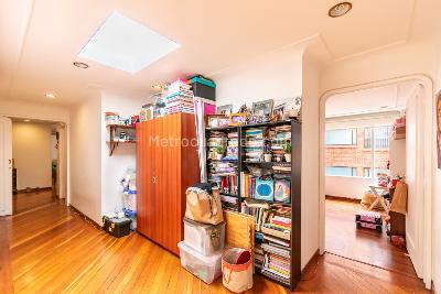 Apartamento de 5 alcobas en venta en Los Rosales, Bogotá, 218 m² · foto 8 de 14