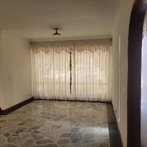 Casa de 3 alcobas en venta en Santa Helena, Ibagué, 180 m² · foto 2 de 20