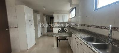 Apartamento de 4 alcobas en venta en Centro, Ibagué, 318 m² · foto 7 de 19