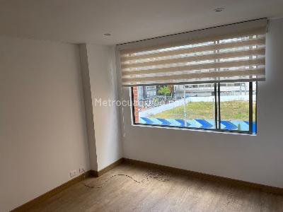 Apartamento en venta en Antiguo Country, Bogotá · foto 2 de 15