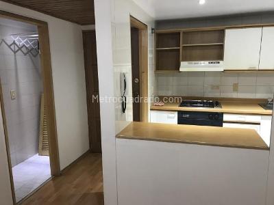 Apartamento de 1 alcoba en venta en Chapinero Alto Emaus, Bogotá, 41 m² · foto 8 de 12