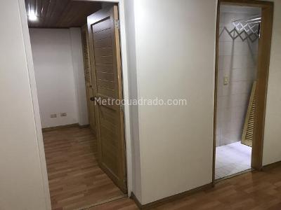 Apartamento de 1 alcoba en venta en Chapinero Alto Emaus, Bogotá, 41 m² · foto 11 de 12