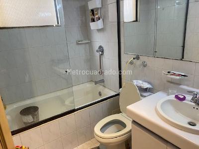 Apartamento de 1 alcoba en venta en Chapinero Alto Emaus, Bogotá, 41 m² · foto 4 de 12