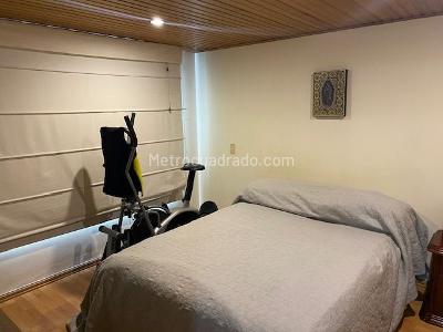 Apartamento de 1 alcoba en venta en Chapinero Alto Emaus, Bogotá, 41 m² · foto 2 de 12