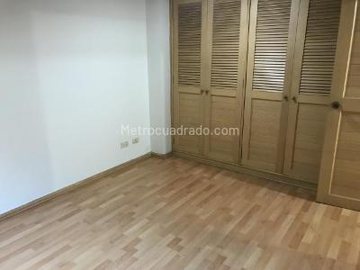 Apartamento de 1 alcoba en venta en Chapinero Alto Emaus, Bogotá, 41 m² · foto 12 de 12