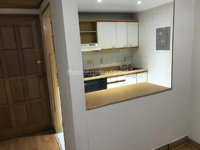 Apartamento de 1 alcoba en venta en Chapinero Alto Emaus, Bogotá, 41 m² · foto 9 de 12