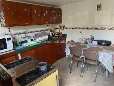 Casa de 5 alcobas en venta en Pontevedra San Nicolas, Bogotá, 292 m² · foto 12 de 20
