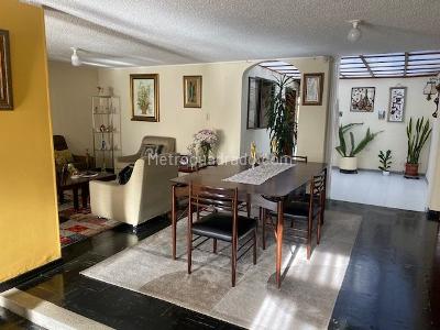 Casa de 5 alcobas en venta en Pontevedra San Nicolas, Bogotá, 292 m² · foto 3 de 20