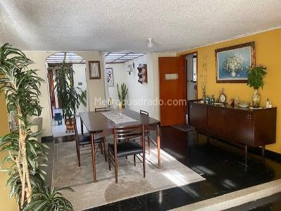 Casa de 5 alcobas en venta en Pontevedra San Nicolas, Bogotá, 292 m² · foto 2 de 20