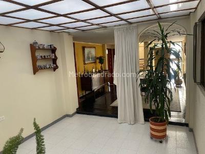 Casa de 5 alcobas en venta en Pontevedra San Nicolas, Bogotá, 292 m² · foto 8 de 20
