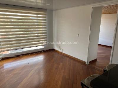 Apartaestudio en venta en El Batan, Bogotá, 35 m² · foto 2 de 15