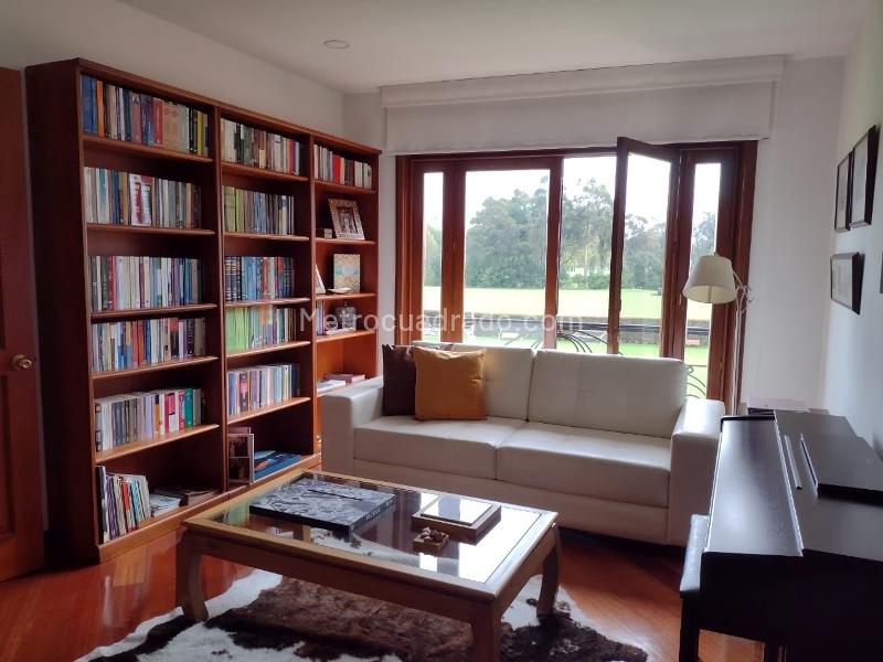 Piso – Bogotá, Barrio Sabanalarga, Localidad Usaquén - Más