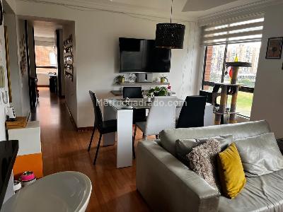 Apartamento de 3 alcobas en venta en Colina Mazuren, Bogotá, 73 m² · foto 3 de 11