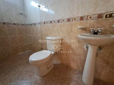 Apartamento de 4 alcobas en arriendo en El Velodromo, Medellín, 120 m² · foto 16 de 20