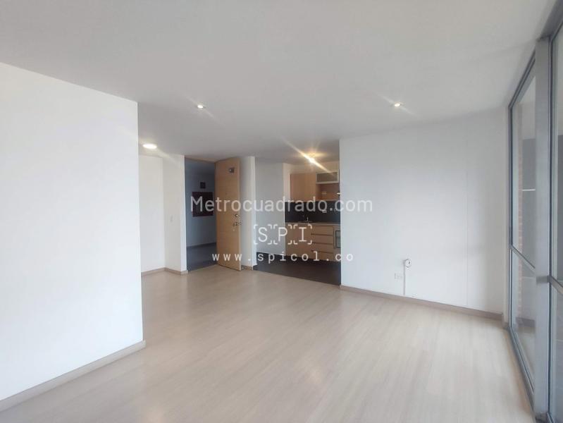 2BR Apartment in El Esmeraldal (84 m²) - 3