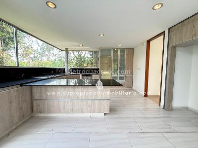 Casa de 4 alcobas en arriendo en Altos Del Escobero, Envigado, 400 m² · foto 3 de 20