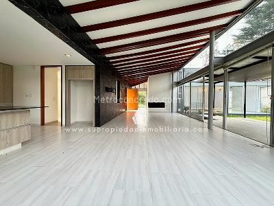 Casa de 4 alcobas en arriendo en Altos Del Escobero, Envigado, 400 m² · foto 5 de 20