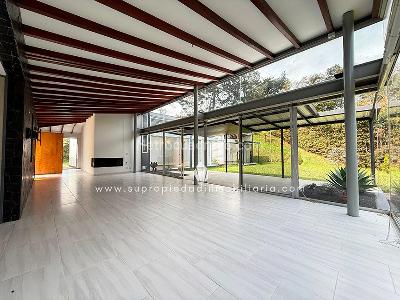 Casa de 4 alcobas en arriendo en Altos Del Escobero, Envigado, 400 m² · foto 6 de 20