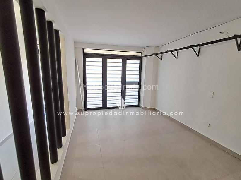 Spacious 3BR House with Garage in Belen Rosales - 4