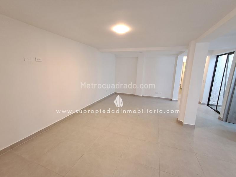 Spacious 3BR House with Garage in Belen Rosales - 5