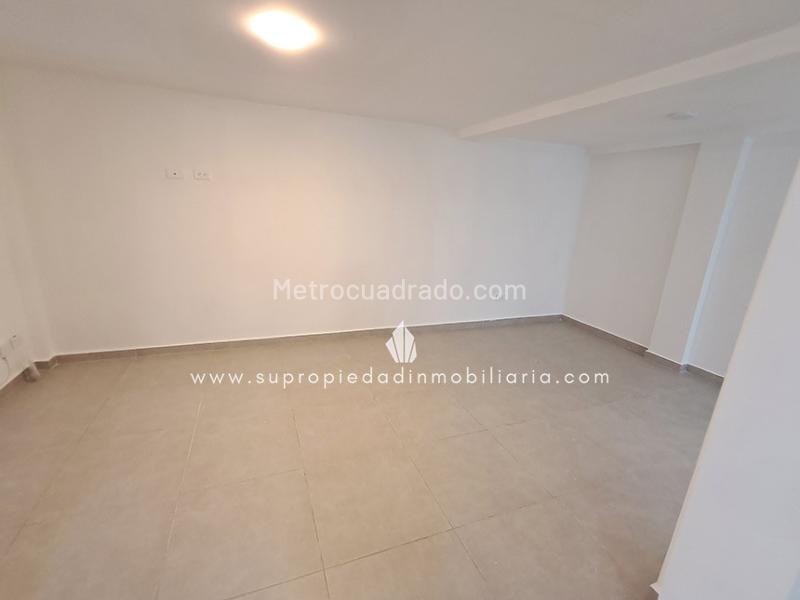 Spacious 3BR House with Garage in Belen Rosales - 8