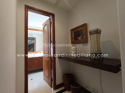 Casa de 3 alcobas en venta en Altos Del Poblado, Medellín, 523 m² · foto 8 de 20